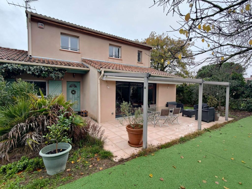 Rénovation d'une maison par Bati Réno Concept après extension
