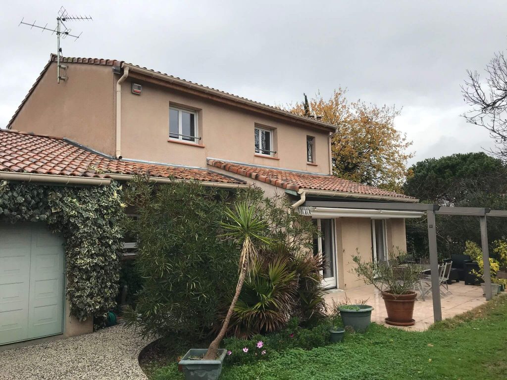 Rénovation d'une maison par Bati Réno Concept avant extension